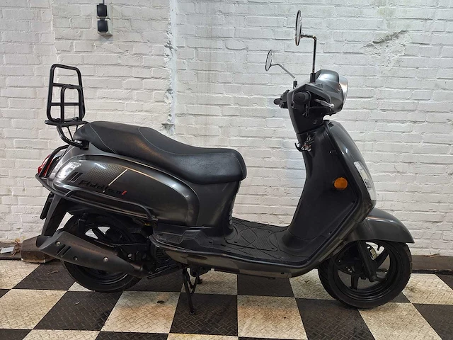 Sym fiddle 2 45 km bromscooter 4takt - afbeelding 5 van  7