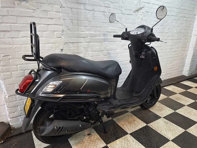 Sym fiddle 2 45 km bromscooter 4takt - afbeelding 7 van  7