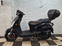 Sym fiddle 2 45 km bromscooter 4takt - afbeelding 1 van  7