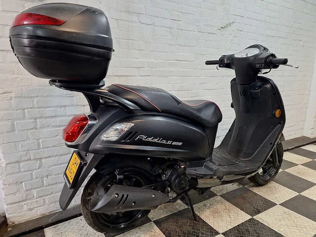 Sym fiddle 2 45 km bromscooter 4takt - afbeelding 7 van  7