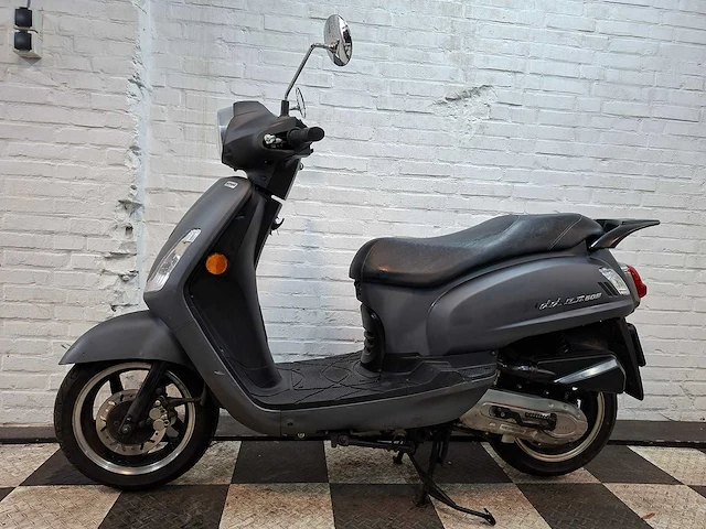 Sym fiddle 2 45 km bromscooter 4takt - afbeelding 1 van  7