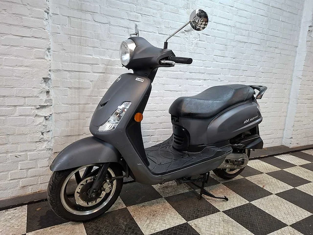 Sym fiddle 2 45 km bromscooter 4takt - afbeelding 2 van  7
