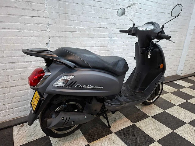 Sym fiddle 2 45 km bromscooter 4takt - afbeelding 5 van  7