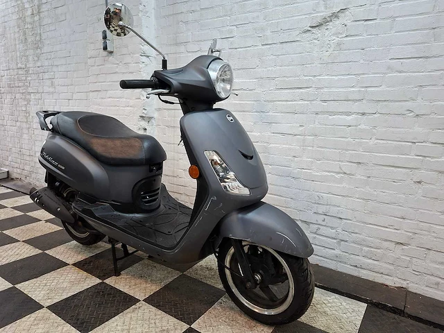 Sym fiddle 2 45 km bromscooter 4takt - afbeelding 7 van  7
