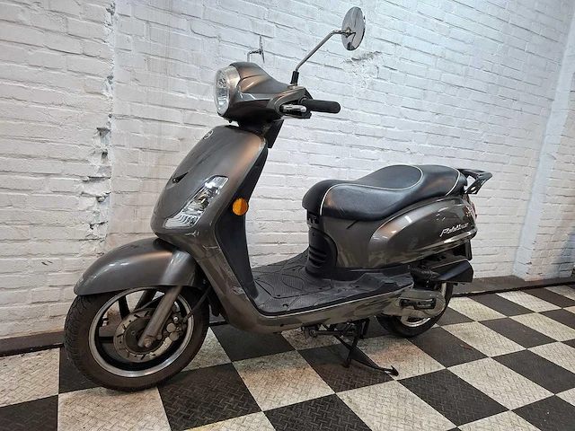 Sym fiddle 2 45 km bromscooter 4takt - afbeelding 2 van  7