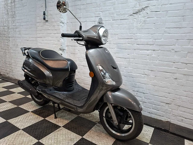 Sym fiddle 2 45 km bromscooter 4takt - afbeelding 7 van  7