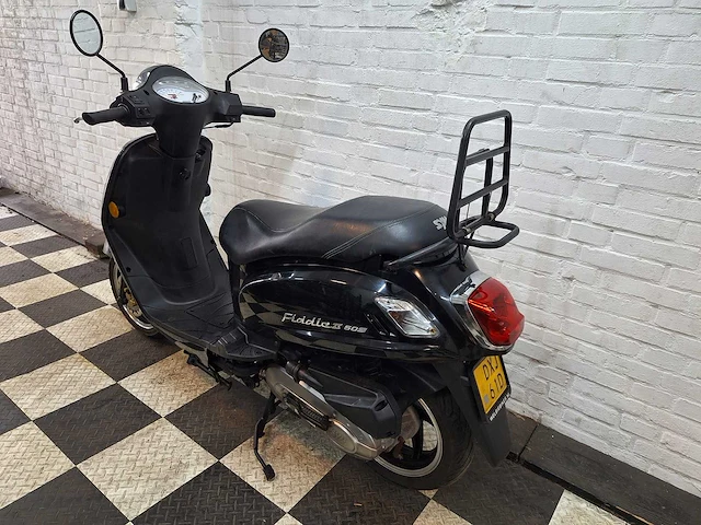 Sym fiddle 2 45 km bromscooter 4takt - afbeelding 3 van  7