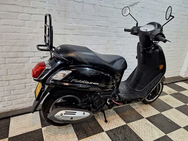 Sym fiddle 2 45 km bromscooter 4takt - afbeelding 5 van  7