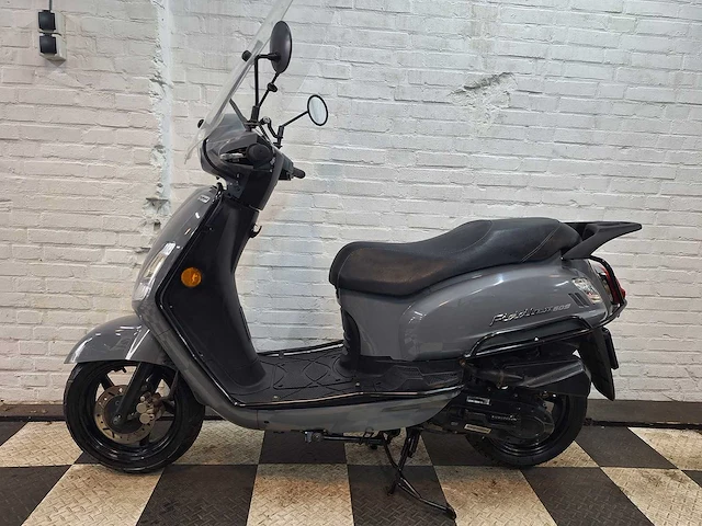 Sym fiddle 2 45 km bromscooter 4takt - afbeelding 1 van  7