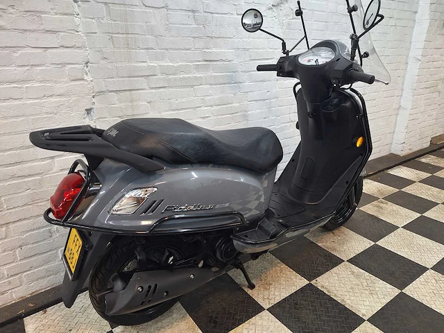 Sym fiddle 2 45 km bromscooter 4takt - afbeelding 5 van  7