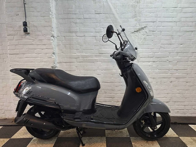 Sym fiddle 2 45 km bromscooter 4takt - afbeelding 6 van  7