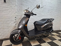 Sym fiddle 2 45 km bromscooter 4takt - afbeelding 2 van  6