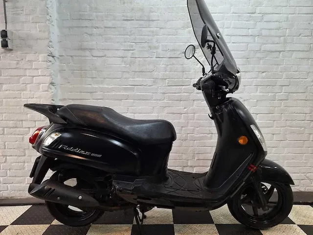 Sym fiddle 2 45km bromscooter 4-takt - afbeelding 5 van  7