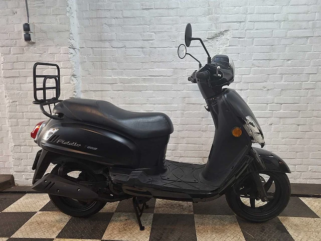 Sym fiddle 2 45km bromscooter 4-takt - afbeelding 5 van  7