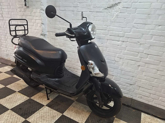 Sym fiddle 2 45km bromscooter 4-takt - afbeelding 6 van  7
