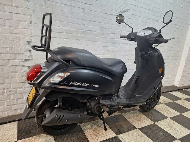 Sym fiddle 2 45km bromscooter 4-takt - afbeelding 7 van  7