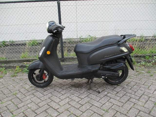 Sym fiddle 2 alleen bedoeld voor onderdelen - bromscooter - scooter - afbeelding 1 van  12