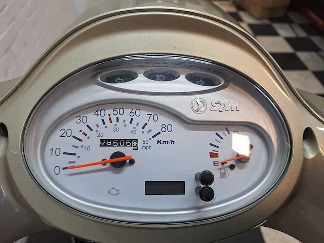 Sym fiddle 3 45 km bromscooter 4takt - afbeelding 4 van  7