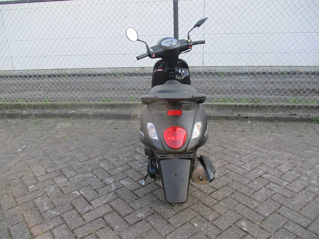 Sym fiddle 4 - snorscooter - injectie - scooter - afbeelding 12 van  12