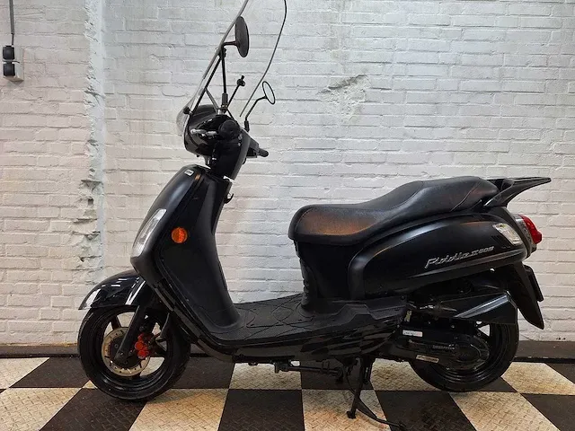 Sym fiddle 45 km bromscooter 4takt - afbeelding 1 van  7