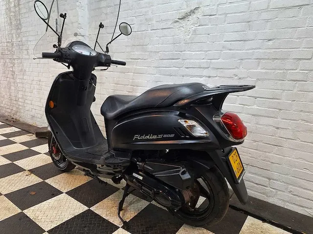 Sym fiddle 45 km bromscooter 4takt - afbeelding 3 van  7