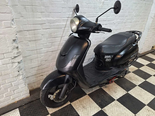 Sym fiddle 45 km bromscooter 4takt - afbeelding 2 van  6