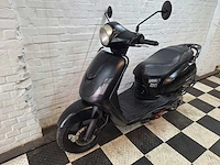 Sym fiddle 45 km bromscooter 4takt - afbeelding 2 van  6
