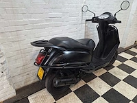 Sym fiddle 45 km bromscooter 4takt - afbeelding 4 van  6