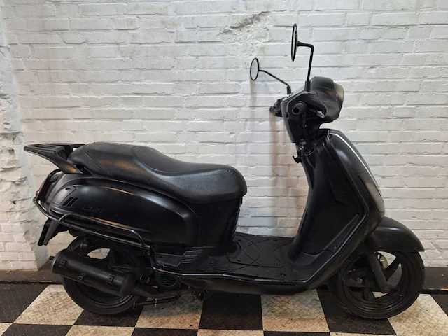 Sym fiddle 45 km bromscooter 4takt - afbeelding 5 van  6