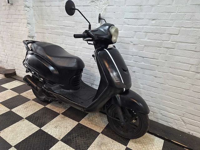 Sym fiddle 45 km bromscooter 4takt - afbeelding 6 van  6