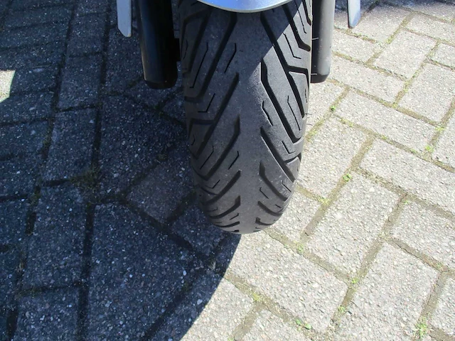 Sym gts 300 - motorscooter - abs - motorfiets - afbeelding 6 van  11