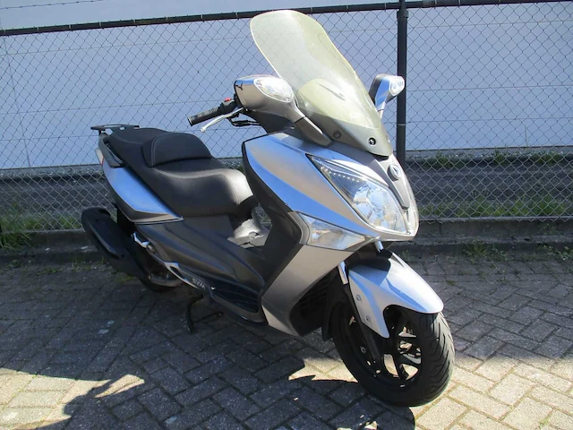 Sym gts 300 - motorscooter - abs - motorfiets - afbeelding 7 van  11