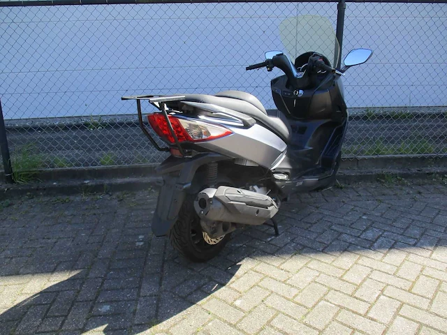 Sym gts 300 - motorscooter - abs - motorfiets - afbeelding 9 van  11