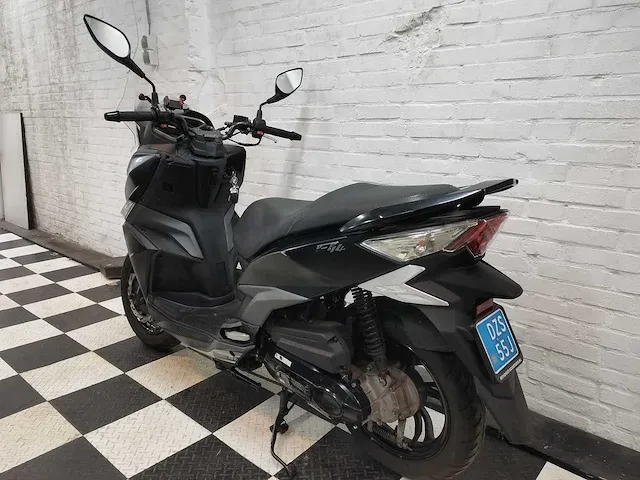 Sym jet 14 25 km snorscooter 4takt - afbeelding 3 van  7