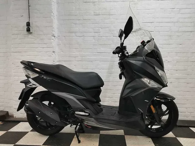 Sym jet 14 25 km snorscooter 4takt - afbeelding 6 van  7