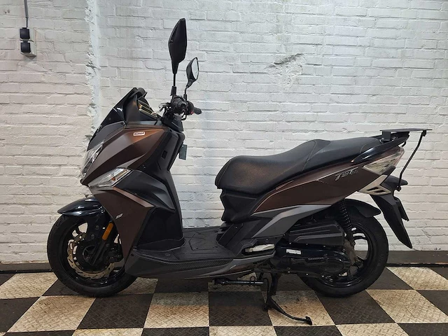 Sym jet 14 45 km bromscooter 4takt - afbeelding 1 van  7