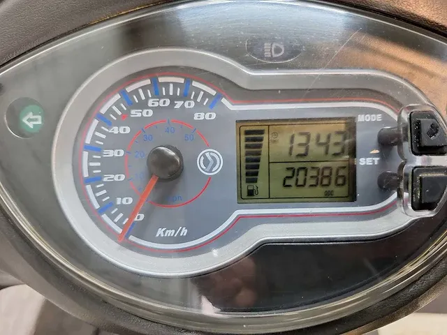 Sym jet 4 25 km snorscooter 4takt - afbeelding 4 van  7