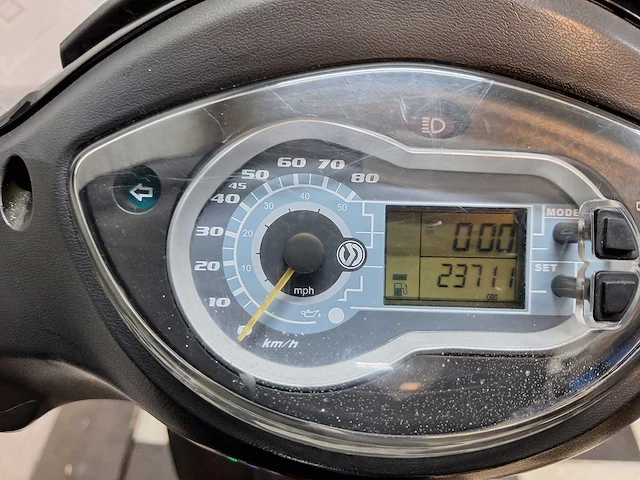 Sym jet 4 45 km bromscooter 2takt - afbeelding 4 van  7