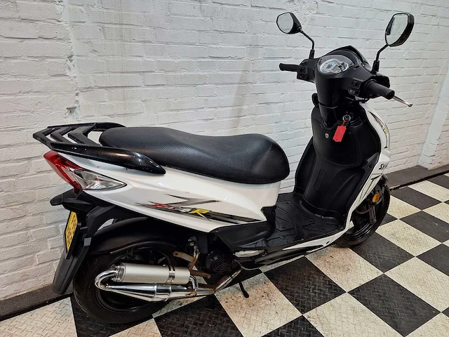 Sym jet 4 45 km bromscooter 2takt - afbeelding 5 van  7