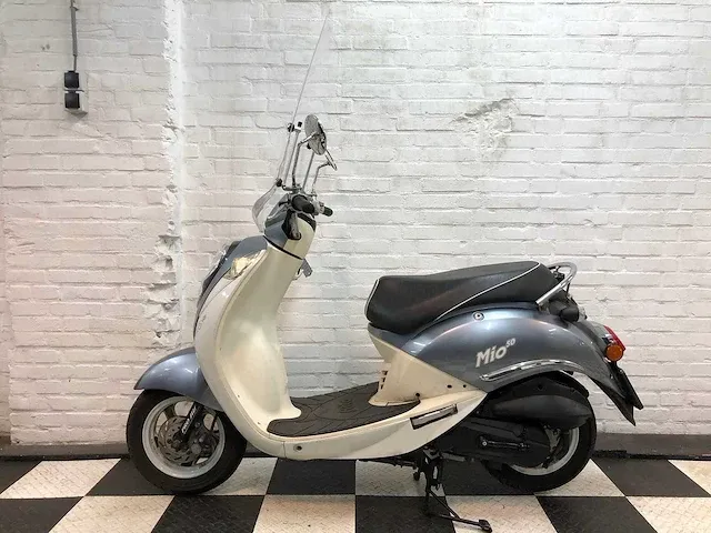 Sym mio 25 km snorscooter 4takt - afbeelding 1 van  7
