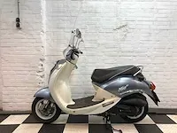 Sym mio 25 km snorscooter 4takt