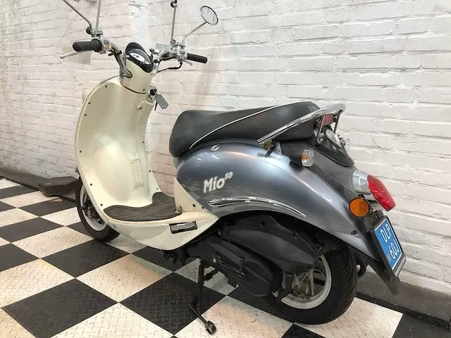 Sym mio 25 km snorscooter 4takt - afbeelding 3 van  7