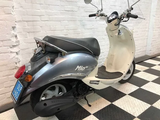 Sym mio 25 km snorscooter 4takt - afbeelding 5 van  7