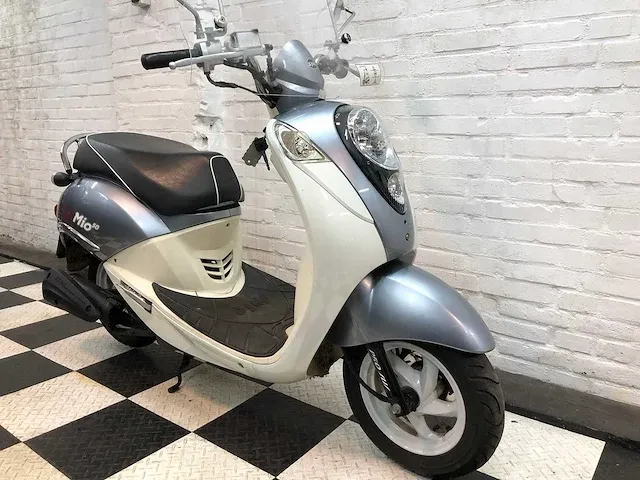 Sym mio 25 km snorscooter 4takt - afbeelding 7 van  7