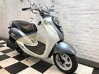 Sym mio 25 km snorscooter 4takt - afbeelding 7 van  7