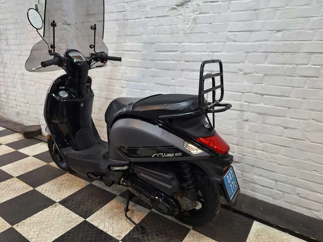 Sym mio 25 km snorscooter 4takt - afbeelding 3 van  7