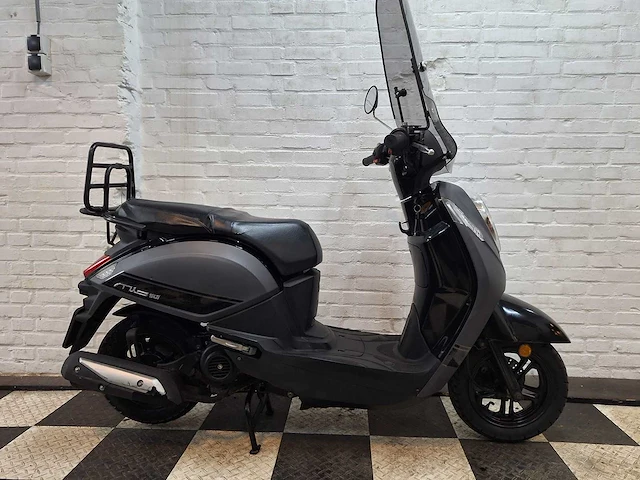 Sym mio 25 km snorscooter 4takt - afbeelding 5 van  7