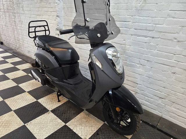 Sym mio 25 km snorscooter 4takt - afbeelding 6 van  7