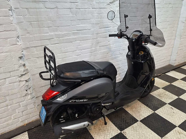 Sym mio 25 km snorscooter 4takt - afbeelding 7 van  7