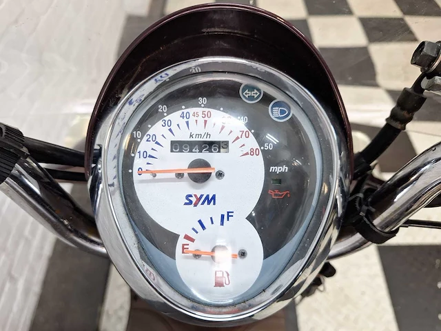 Sym mio 25 km snorscooter 4takt - afbeelding 4 van  7
